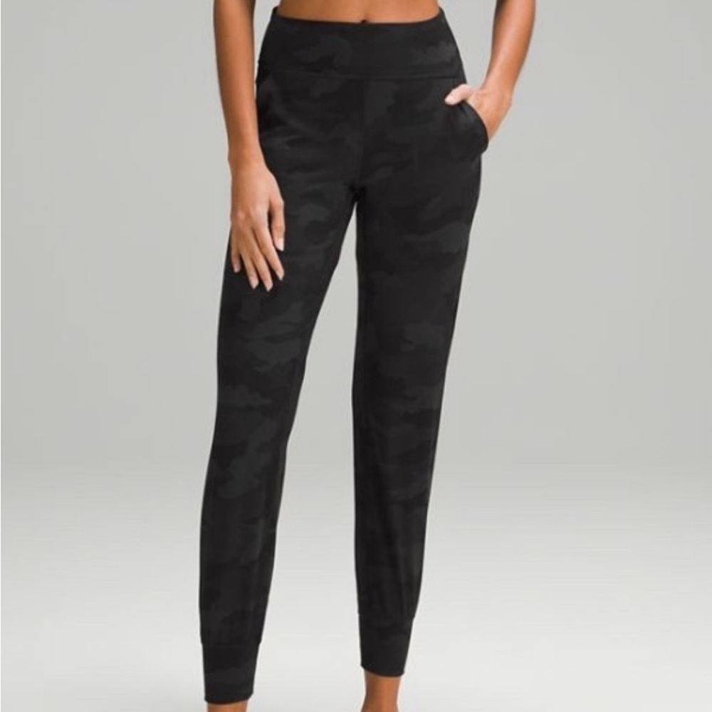 Lululemon Align Camo Multi Joggers size 6